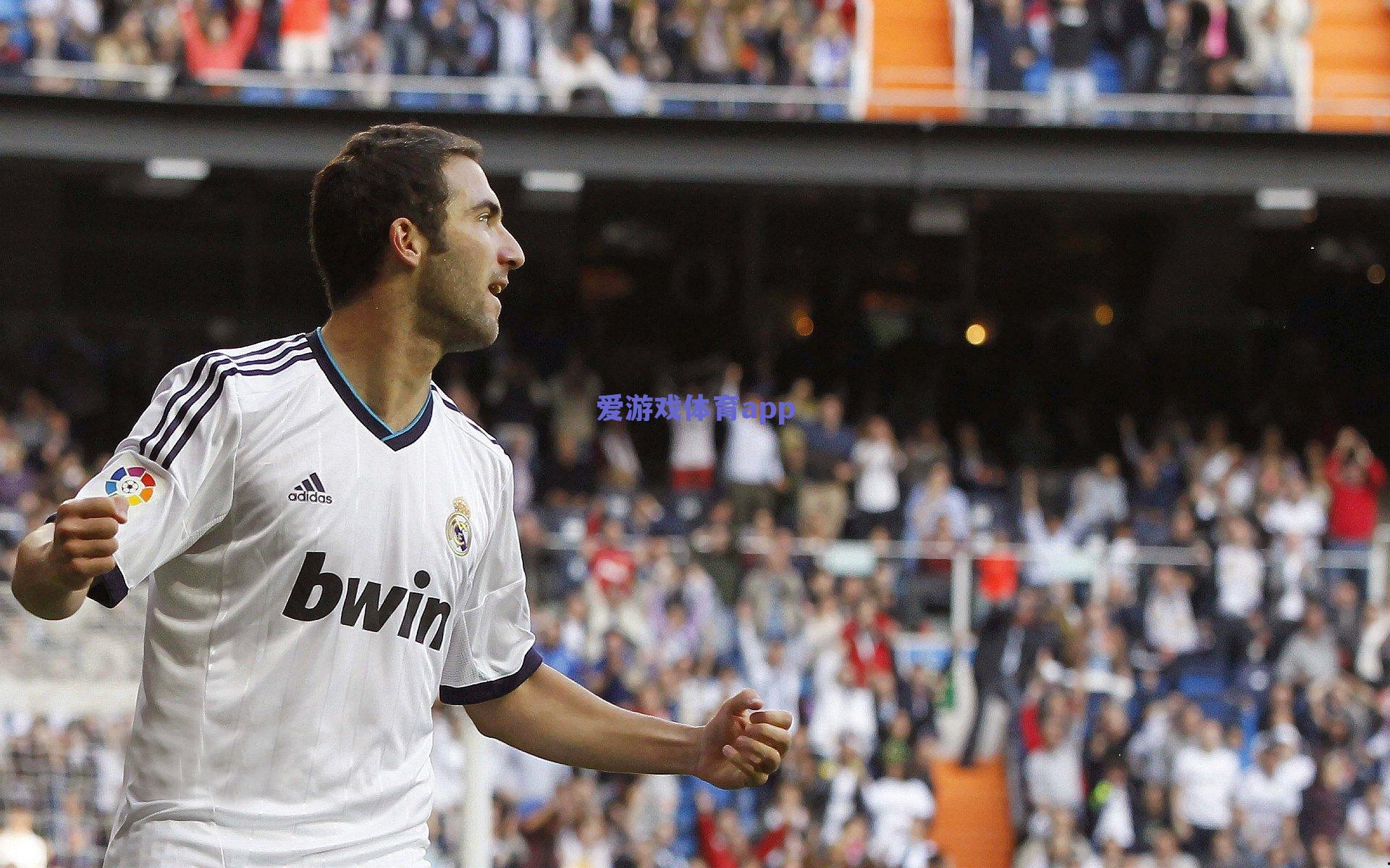 爱游戏体育app_周日英超焦点，哈兰德哑火，曼城定位球战术失灵遭水晶宫逼平